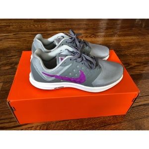 Nike sneakers-new condition, come in box purchased